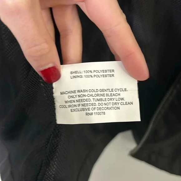 U.S. Polo Assn Men’s Mesh Lined Windbreaker in Black - Picture 5 of 7